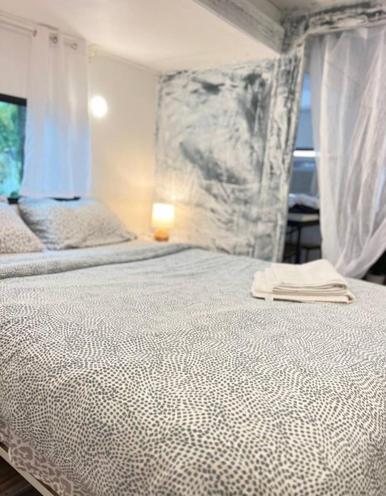 Social Distanсing Approved Nature Getaway! Naples Room photo